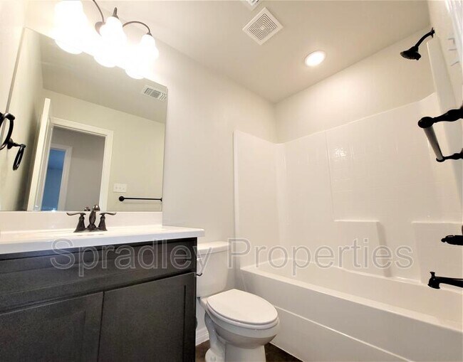 Building Photo - 1000B Sparrow Cove