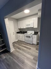 Building Photo - 1143 Clover Ln