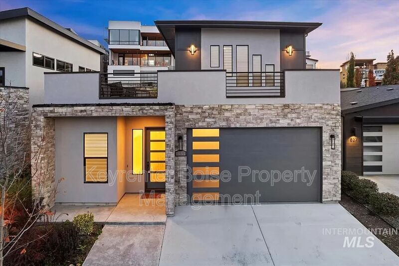 Foto principal - 849 E Joplin Ln