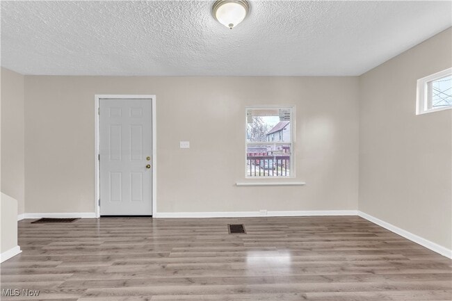 Building Photo - 3820 W 34th St