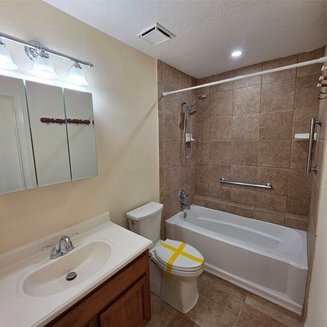 Building Photo - 12755 Mill Ridge Dr