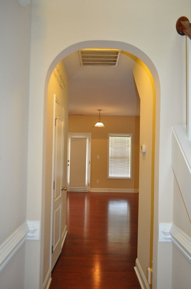 Foto del edificio - Beautiful and spacious 4 bedroom