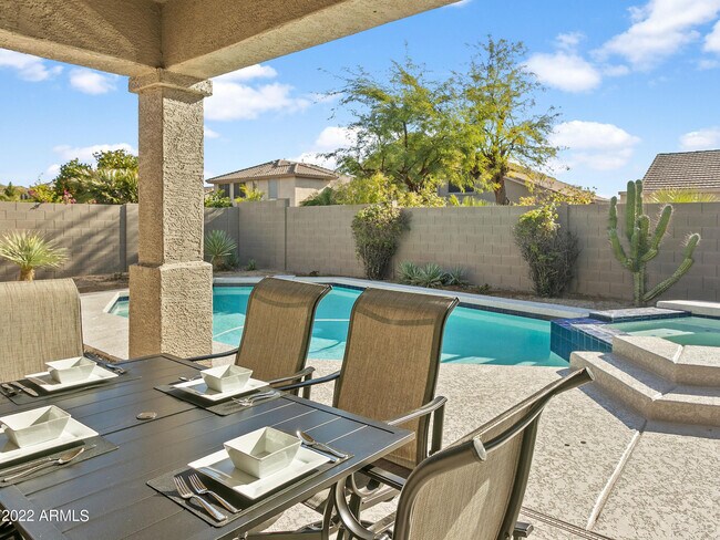 Foto del edificio - 7725 E Journey Ln