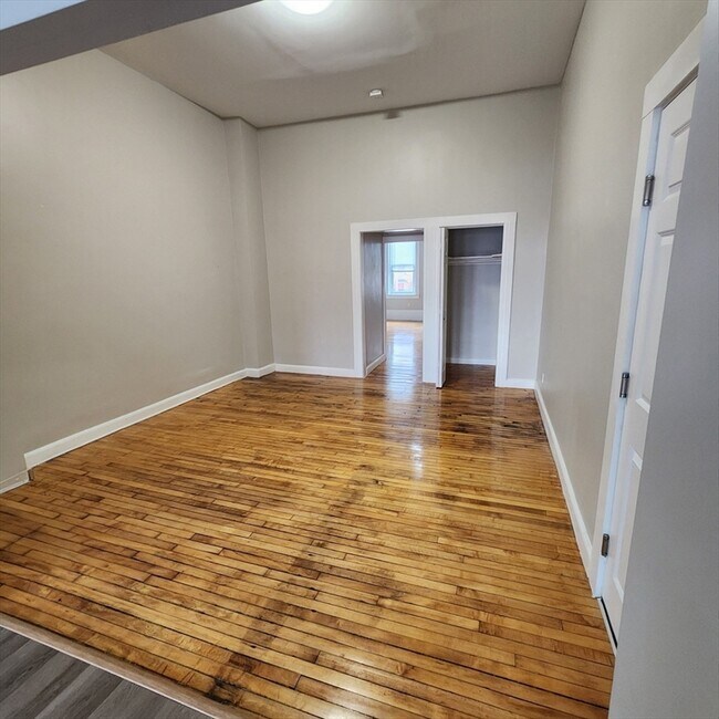 Foto del edificio - 92.5 Maple St