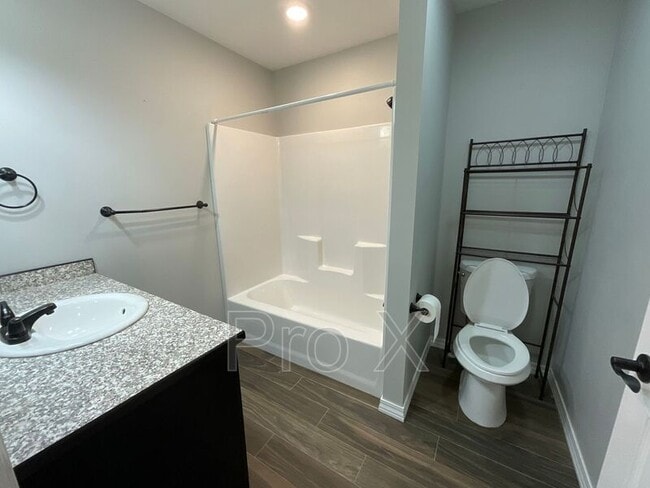 Foto del edificio - 618 Easton Dr