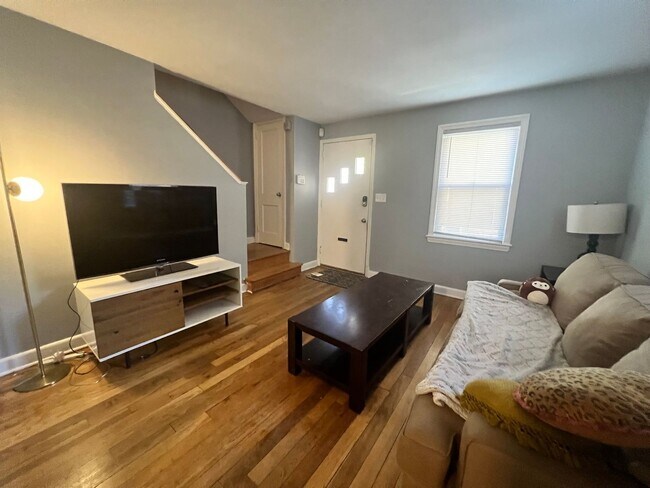 Foto del edificio - Charming 2 BR/1 BA EOG Townhome in Marshal...