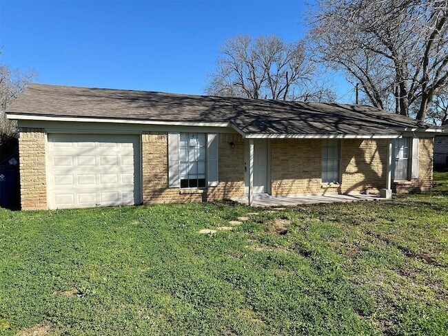 Building Photo - 224 Stuart St