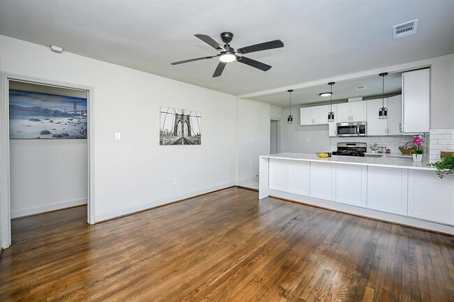 Foto del edificio - 7412 Satsuma St