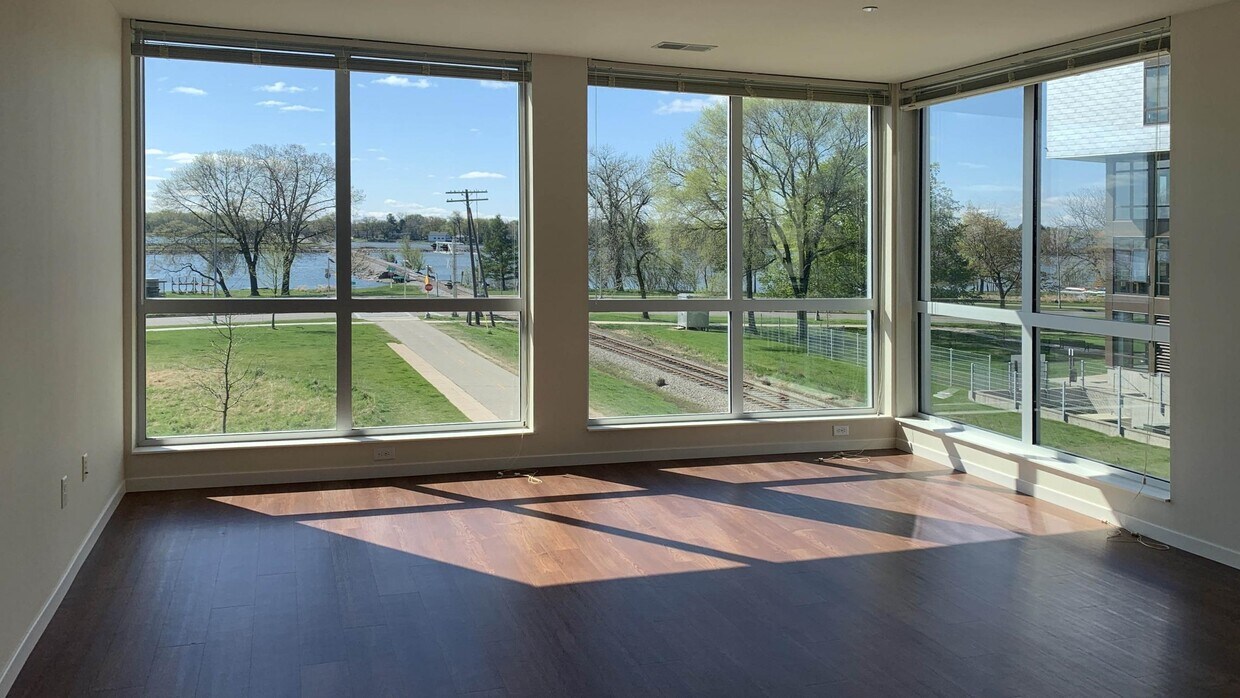 Foto principal - 633 W Wilson St