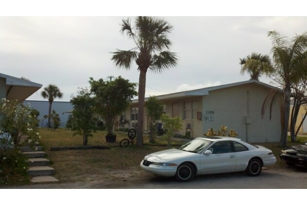 Building Photo - Jensen Beach Apartments