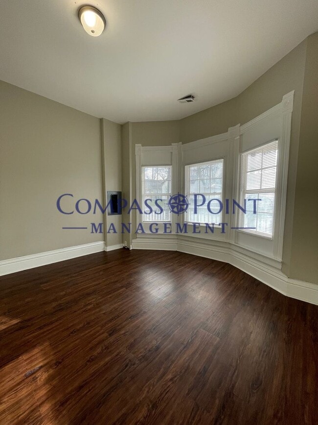 Building Photo - Newly Renovated Just For You! First Month Free!!