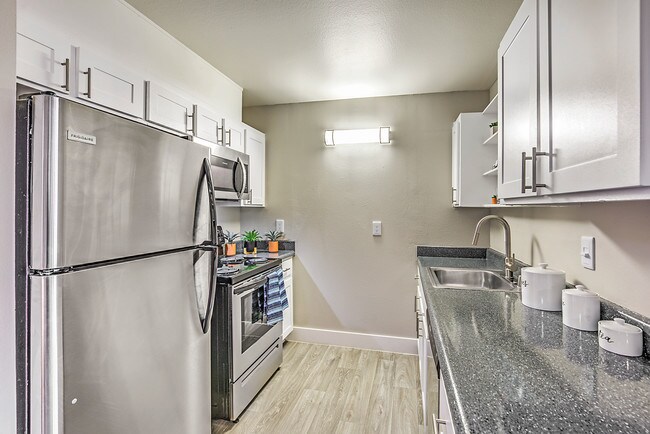 Accent On Decatur Apartments