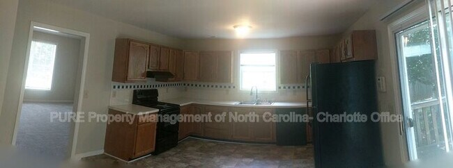 Building Photo - 3717 Signet Dr