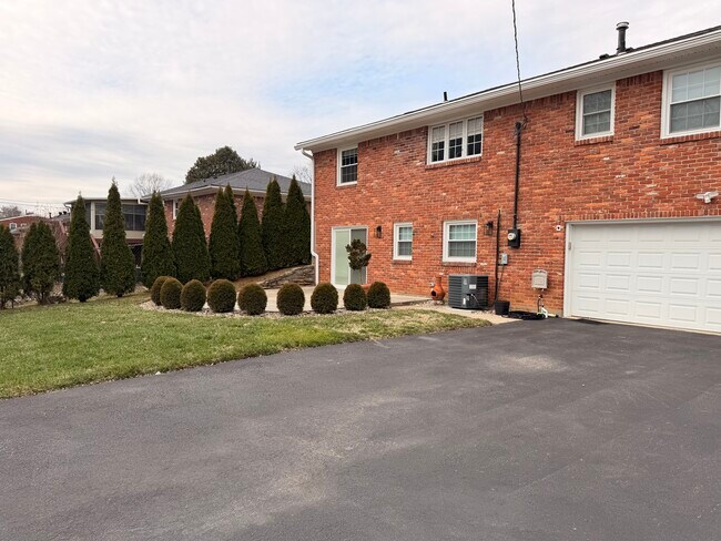 Foto del edificio - 9410 Tiverton Way