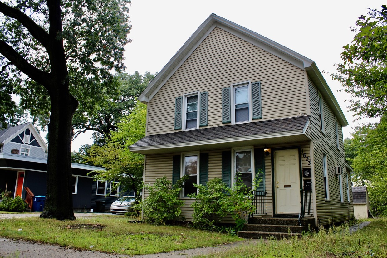 Primary Photo - 1633 Peck St