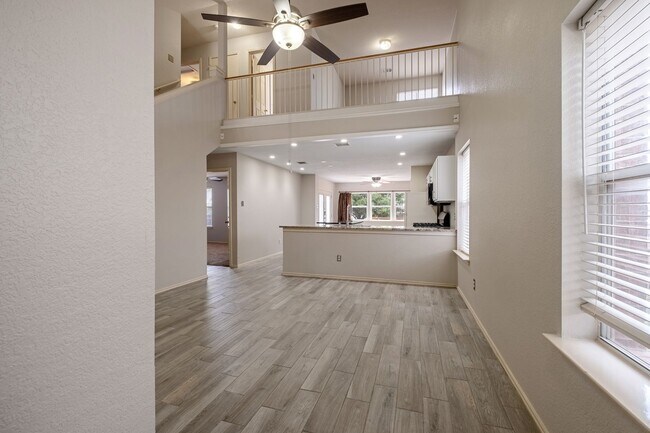 Foto del edificio - Phenomenal 3 Bedroom, 2.5 Bath, 2-Story Ho...