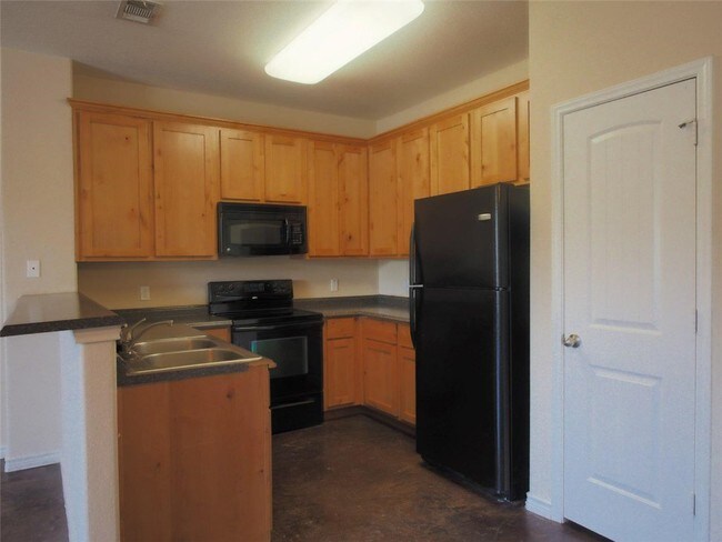 Building Photo - 105 Flat Creek Dr