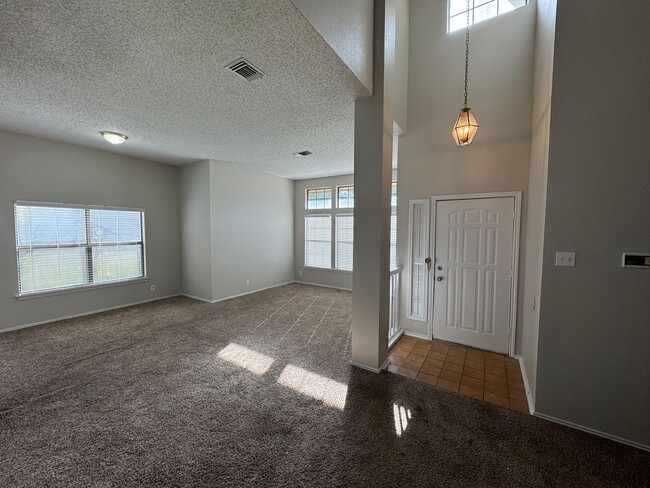 Building Photo - SPACIOUS 2-STORY HOME W/FIREPLACE IN MASTE...