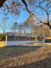 Building Photo - 190 Marion Cir