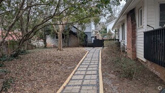 Building Photo - 17 1/2 Oaklawn Avenue