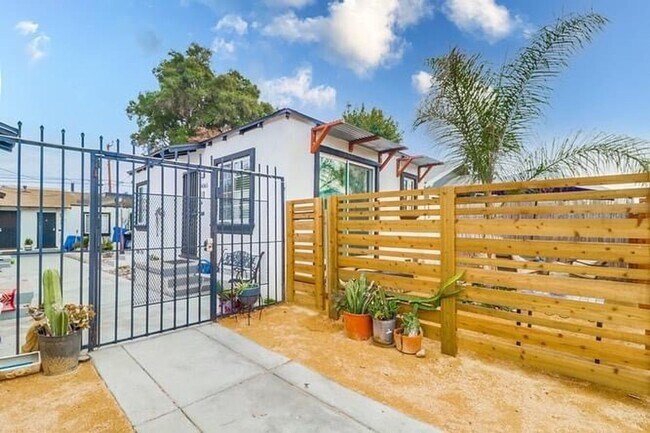 Building Photo - Renovated 1BR Casita in Gated Community | City Heights