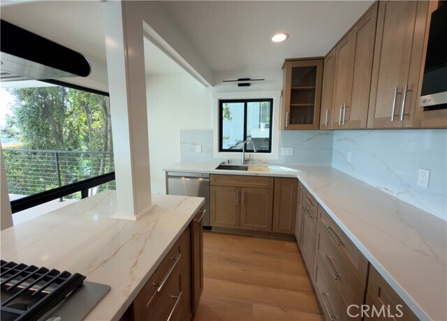 Foto del edificio - 230 Fairview St