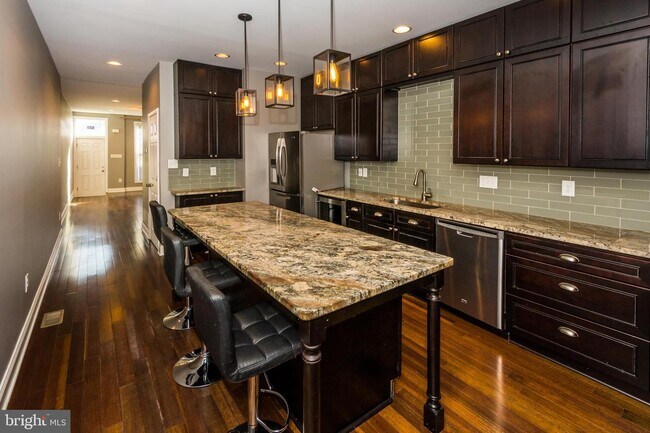 Foto del edificio - 1604 Webster St