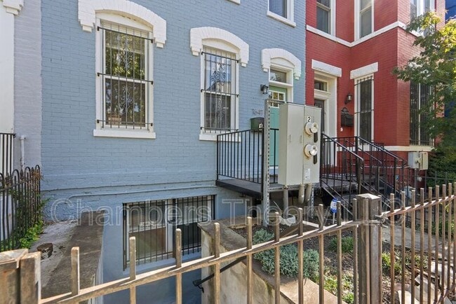 Building Photo - 1641 4th St NW