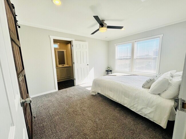 Master Suite - 752 Abode Ln