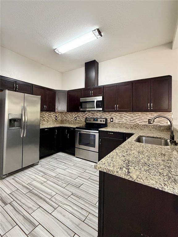 Foto del edificio - 4848 Tampa Downs Blvd