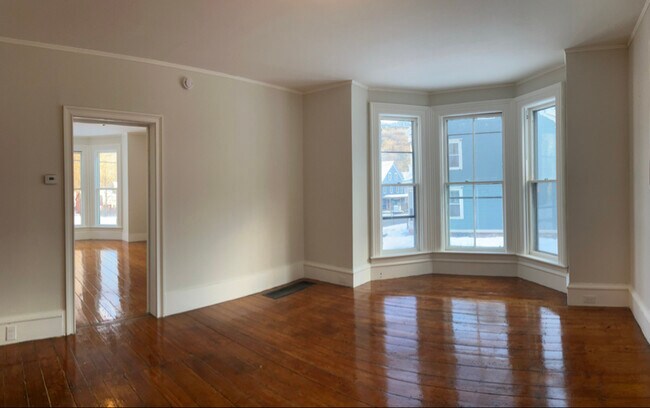 Foto del edificio - 22 Main St