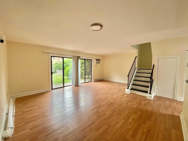 Foto del edificio - 59 Hudson Heights Dr