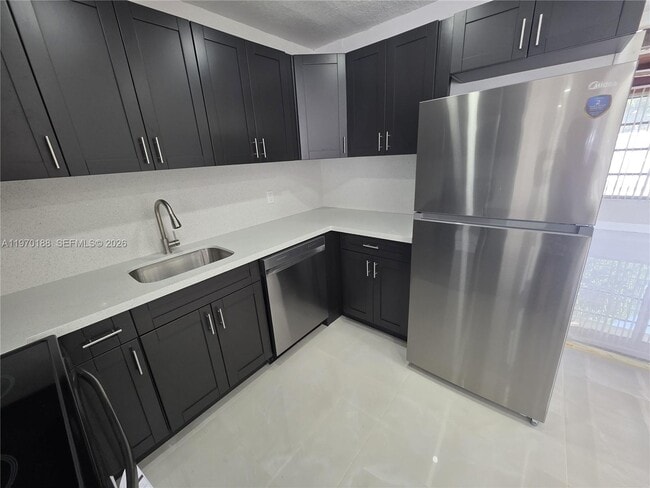 Foto del edificio - 2141 N 57th Terrace