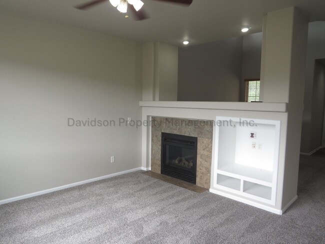 Building Photo - Gorgeous 3 Bedroom House in Eastern Colorado Springs