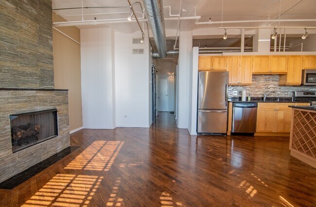 Foto del edificio - Upgraded 1bed condo with garage parking in...