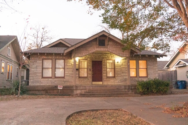 Building Photo - 4307 Junius St