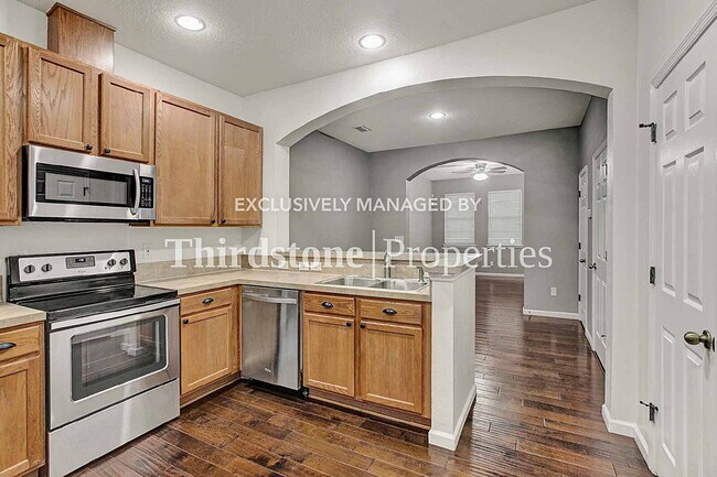 Foto del edificio - 13039 Sunset Lake Dr
