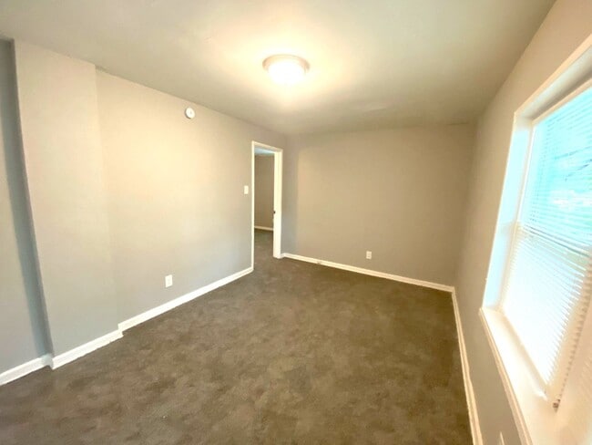 Foto del edificio - 1295 Foxcroft St