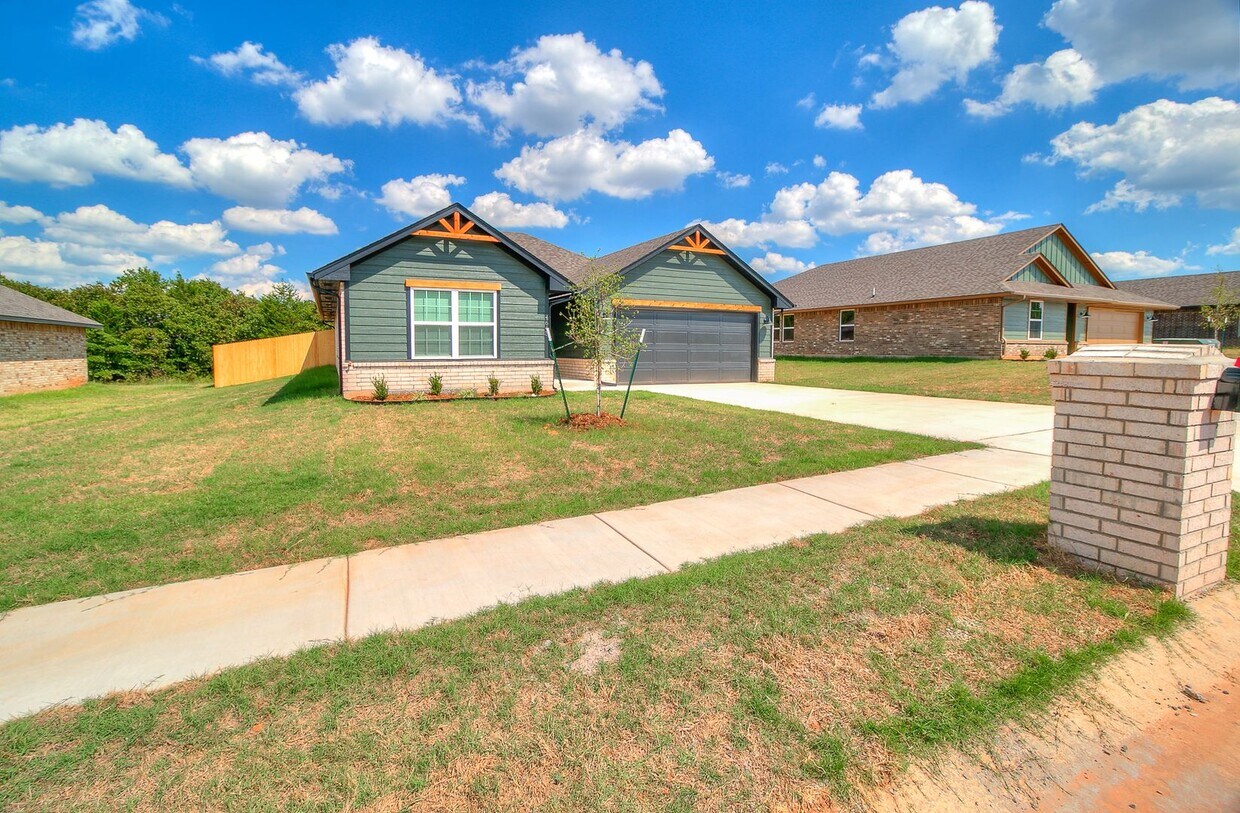 Foto principal - Brand New 4 Bed Home!