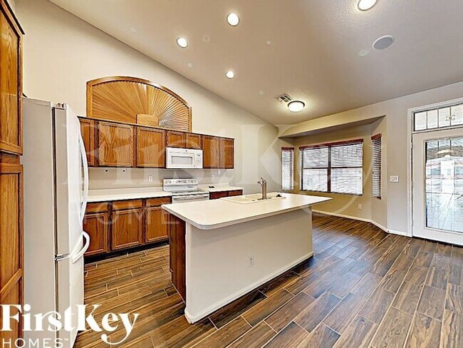 Building Photo - 8626 W Aster Dr