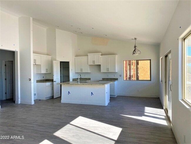 Building Photo - 12459 W Cabrillo Dr