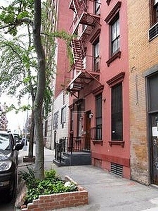 Building Photo - West 10th Street