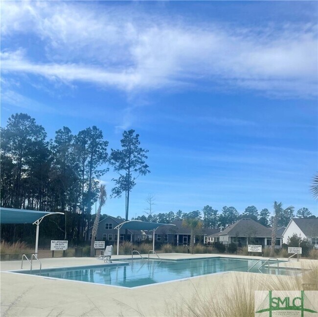 Building Photo - 102 Windrush Pnes