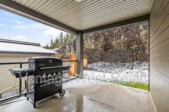 Building Photo - 2580 Crown Crest Dr