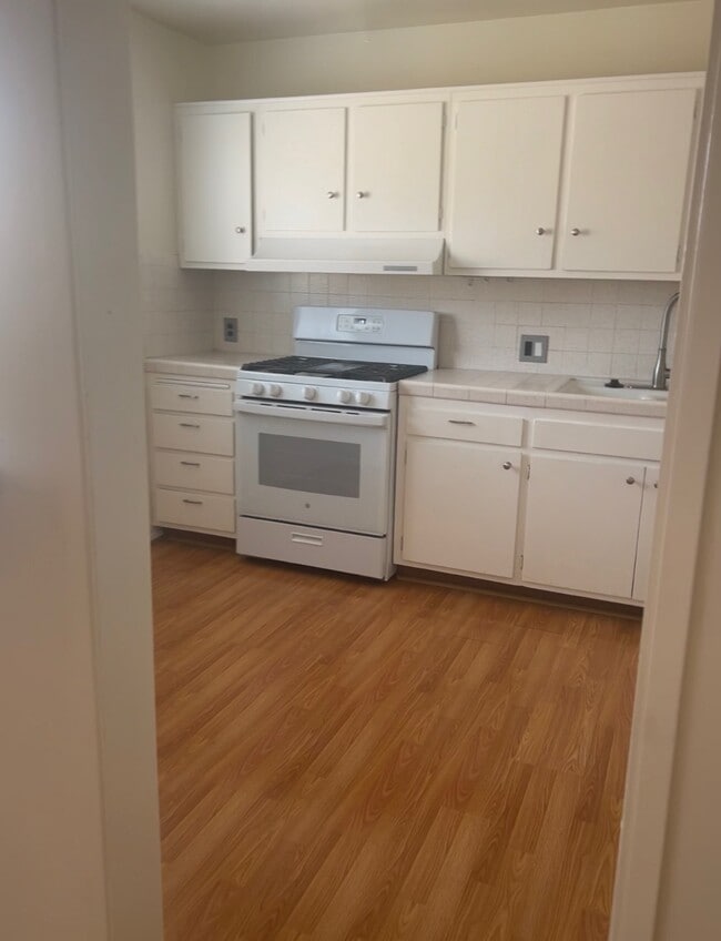 Building Photo - 2928 Francis Ave