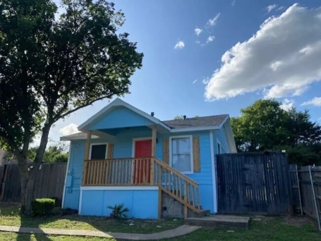 Building Photo - Cute and Cozy 2 Bedroom Ready for Move-in ...