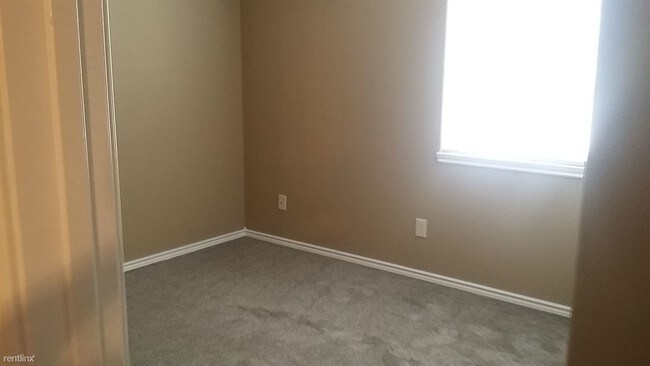 Building Photo - 3 br, 2 bath Duplex - 5583 W Newell St