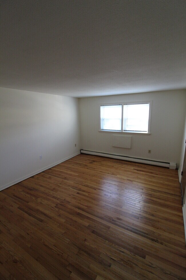 Building Photo - 334 Park Ave