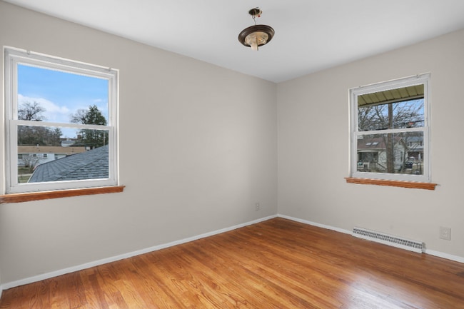 Building Photo - 1347 Samoa Dr