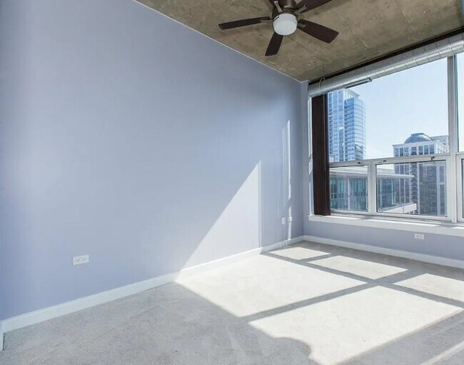 Building Photo - 1305 S Michigan Ave